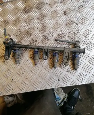 Renault Scenic I Fuel injector 7700864726