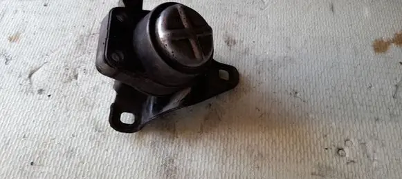 Ford Mondeo Mk III Engine mount bracket