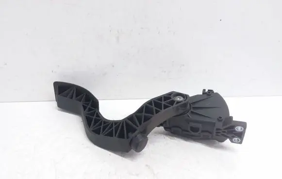 Volkswagen PASSAT B5.5 Accelerator throttle pedal 8D1723523M 00837602