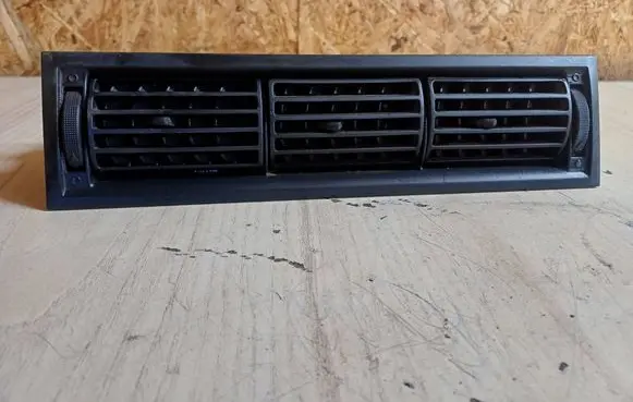 Volkswagen Transporter - Caravelle T4 Dash center air vent grill 7D1819703A 701819709B