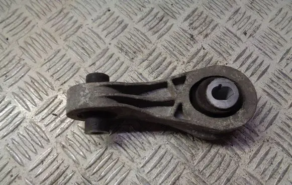 Nissan Note (E12) Engine mount bracket