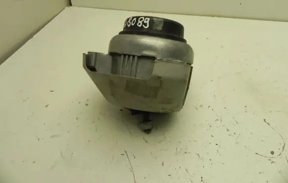 BMW 4 F32 F33 Engine mount bracket 2284818 VD8089