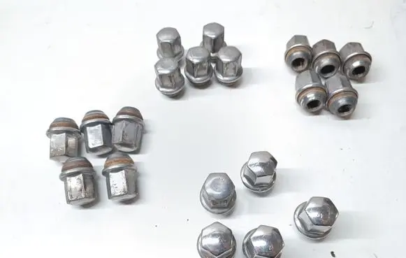 Jeep Grand Cherokee Nuts/bolts 