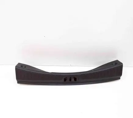 Trunk/boot sill cover protection
