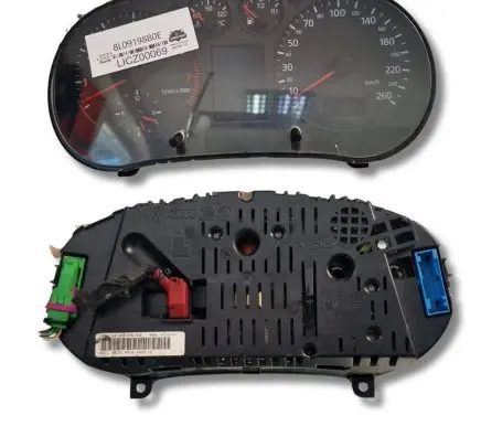 Audi A3 S3 8L Speedometer (instrument cluster) 8L0919880E