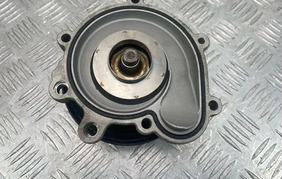 Mercedes-Benz E W212 Water pump A2712020210