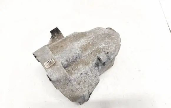 Mercedes-Benz E W212 Engine mounting bracket