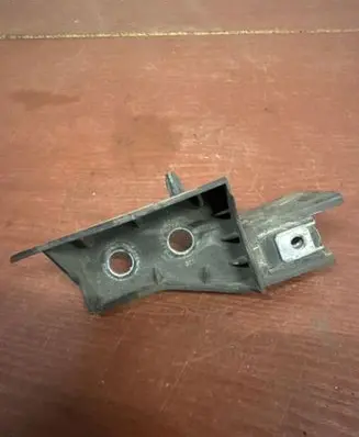 Headlight/headlamp mounting bracket