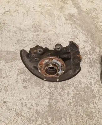 Ford Grand C-MAX Front wheel hub