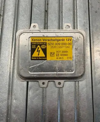 BMW 5 E60 E61 Headlight ballast module Xenon 5DV00900000