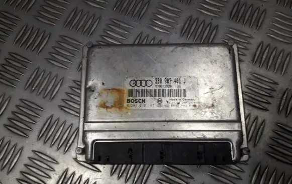 Volkswagen PASSAT B5 Engine control unit/module 3b0907401j 0281010147