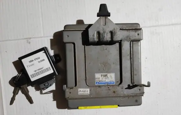 Mazda 626 Engine control unit/module FS0518881C