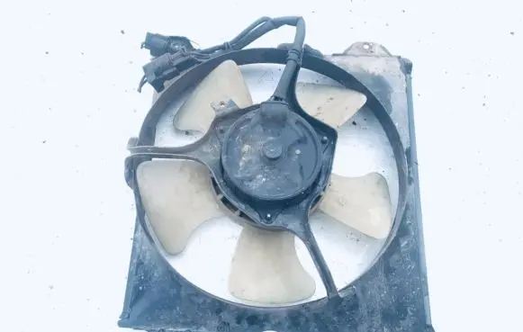 Mitsubishi Lancer Radiator cooling fan shroud
