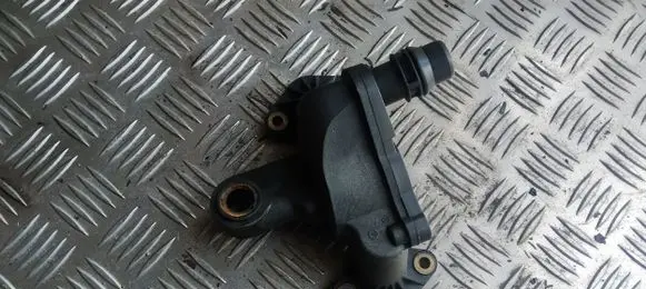 Peugeot 407 Thermostat housing 4U3Q8A586