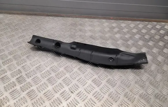 Audi A5 Fender end trim 8W6821112