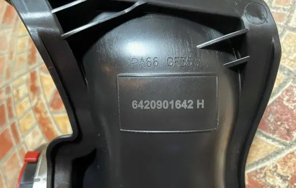 Mercedes-Benz S W221 Mass air flow meter A6420901642 A6420901742 A6420902242