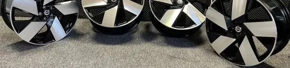 Volvo EX40 R20 alloy rim 32143629