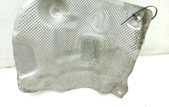Mercedes-Benz R W251 Heat shield in engine bay A2516820171