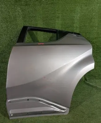 Toyota C-HR I Rear door