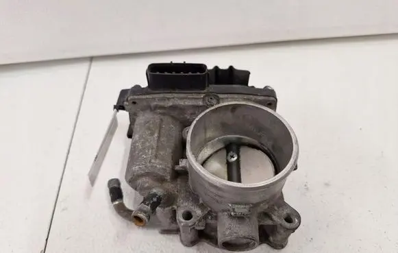 Mitsubishi Outlander Throttle body valve 57021