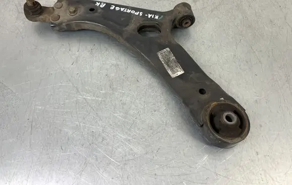 KIA Sportage Front lower control arm/wishbone