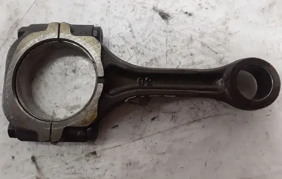 Subaru Legacy Connecting rod/conrod 