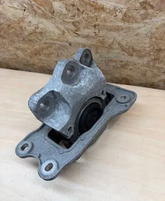 Volvo S90, V90 Engine mount bracket 31460716