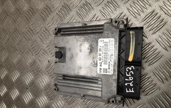 Volkswagen Polo VI Engine control unit/module 06Q907309A
