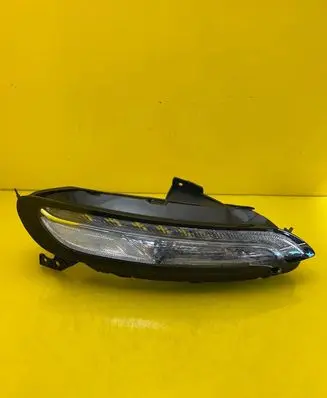 Jeep Cherokee Headlight/headlamp 68157104AR