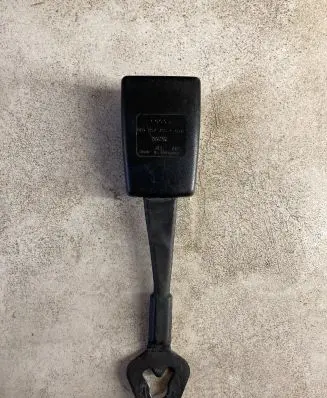 Audi A4 S4 B7 8E 8H Front seatbelt buckle 8E0857755C 19042001