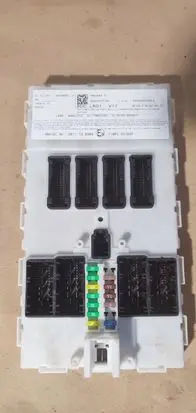 BMW 5 F10 F11 Fuse module 9869883