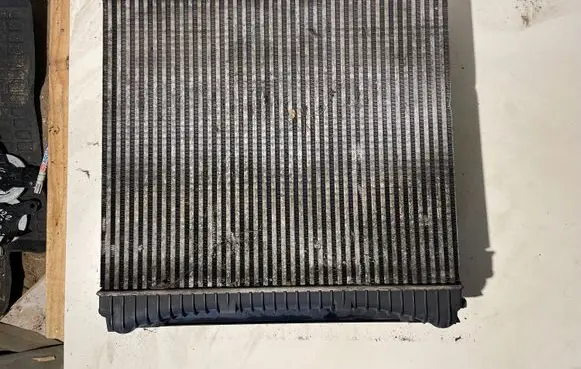 Land Rover Discovery 4 - LR4 Intercooler radiator AH329L440A L25951 DF1300046000040
