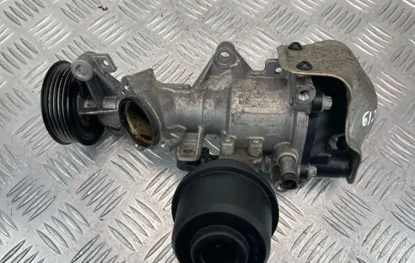 Mercedes-Benz A W176 Water pump A2702000601