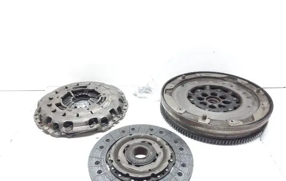 BMW 3 E90 E91 Clutch set kit 415047710 124052310 324063810