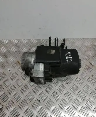 Volkswagen Polo Power steering pump 6R0423156