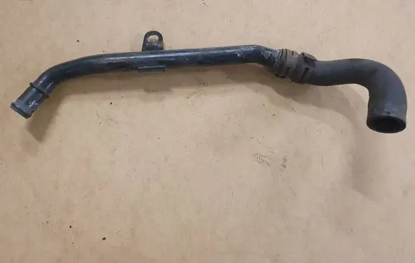 Volkswagen Golf V Engine coolant pipe/hose 06F121065J
