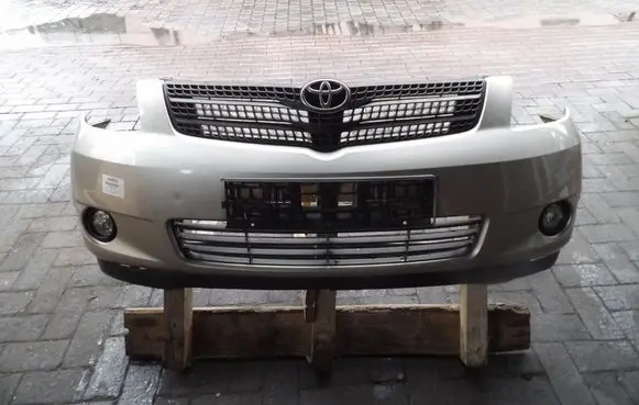 Toyota Corolla Verso E121 Front bumper