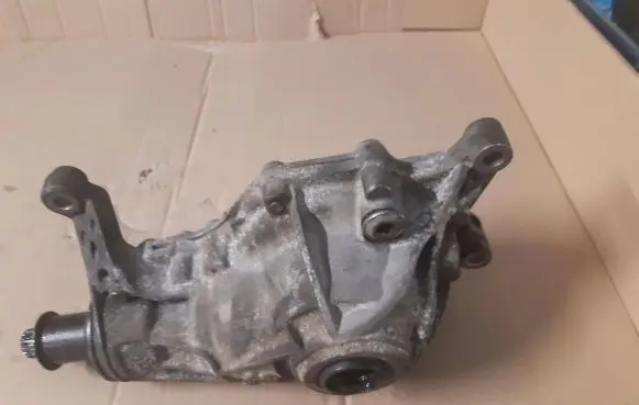 Jaguar XE Rear differential 40129418