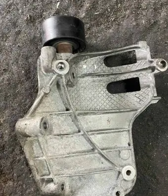 BMW 7 F01 F02 F03 F04 A/C compressor mount bracket 7585167 68572910 ENAC4C000