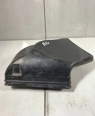 Volkswagen PASSAT B5.5 Air intake duct part 3B0129617D