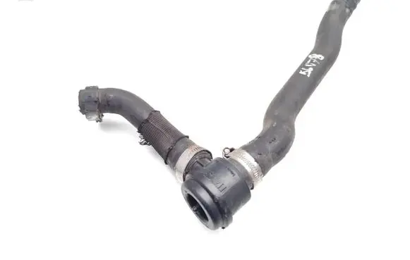 Renault Clio IV Engine coolant pipe/hose 3028024