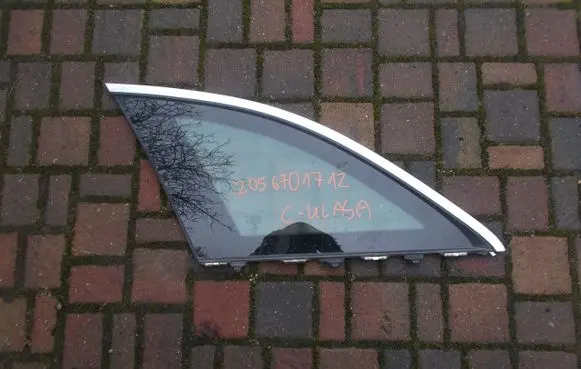 Mercedes-Benz C W205 Front triangle window/glass 2056701712