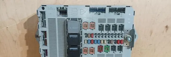 Jaguar XF Fuse module 9X2314B476BC 73409724 9X2314C256BB
