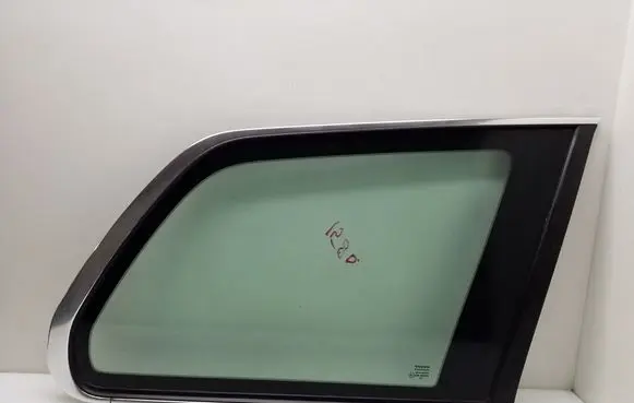Volvo XC90 Rear side window