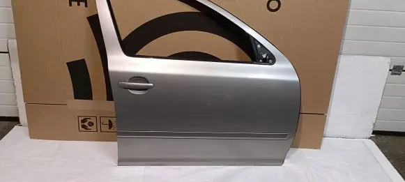 Skoda Octavia Mk2 (1Z) Front door