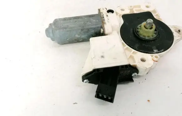Opel Signum Rear door window regulator motor 24414777 7746003601