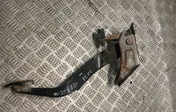 Mitsubishi Pajero Brake pedal 