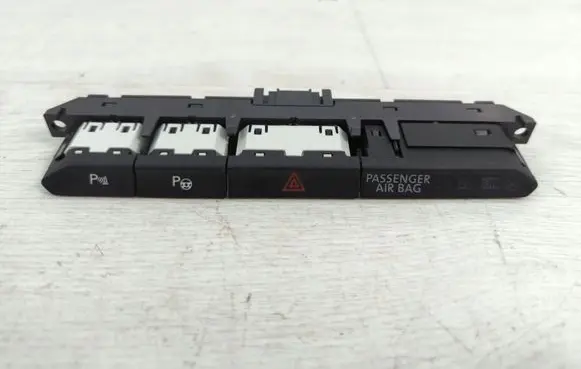 Volkswagen PASSAT B8 Hazard light switch 360927132