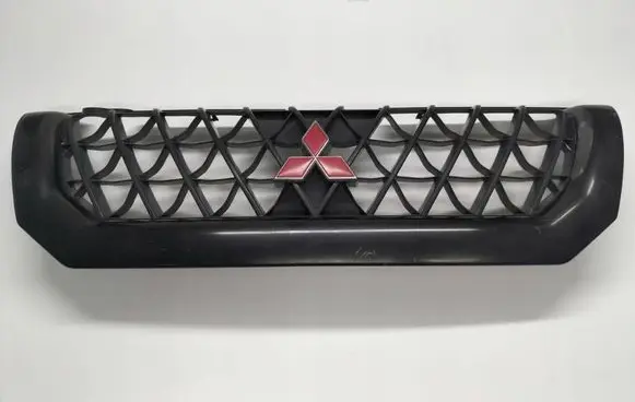 Mitsubishi Pajero Front bumper upper radiator grill RGC6311