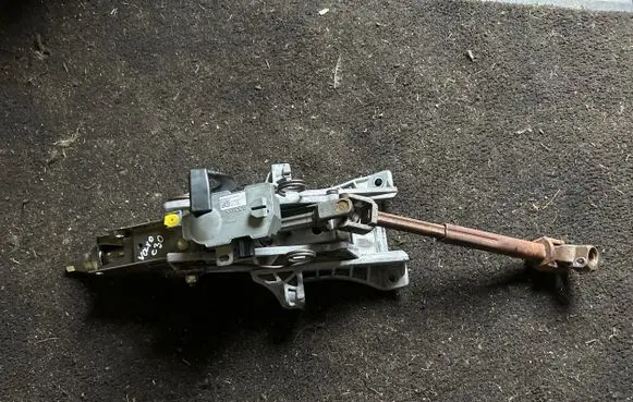 Volvo C30 Steering wheel axle P31202252
